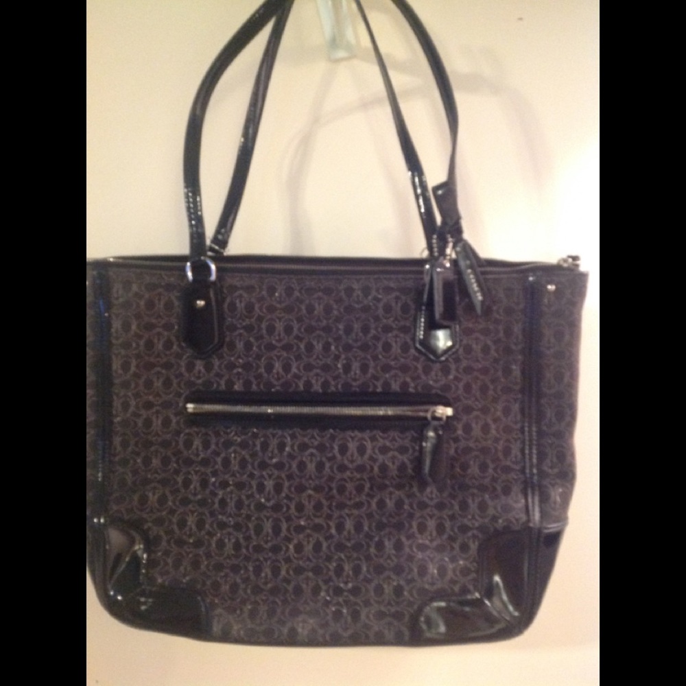 Coach handbag black patent with metallic threads broken zipper